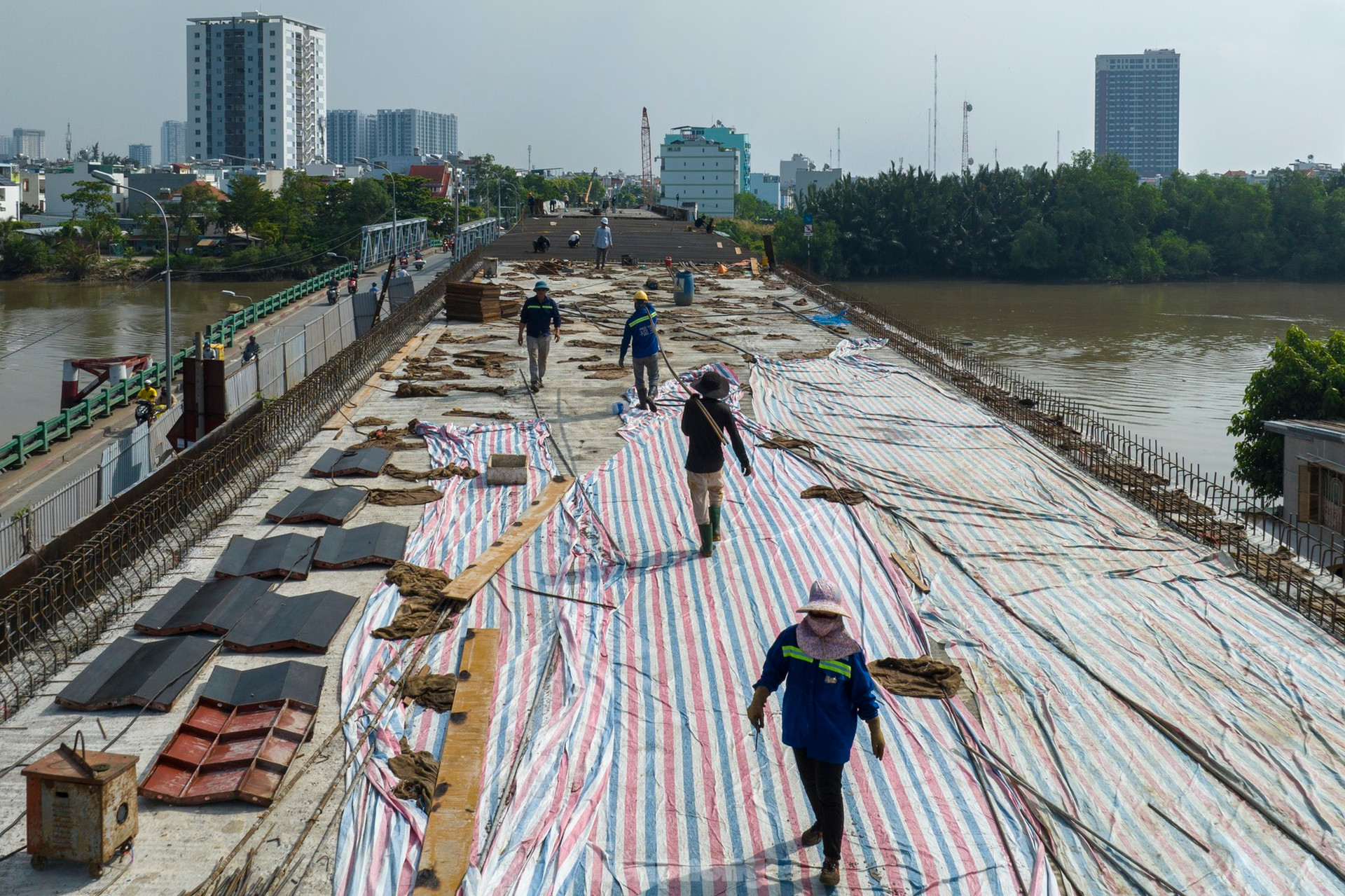 Cận cảnh cầu Phước Long nối quận 7 với huyện Nhà Bè sắp hoàn thành ảnh 7