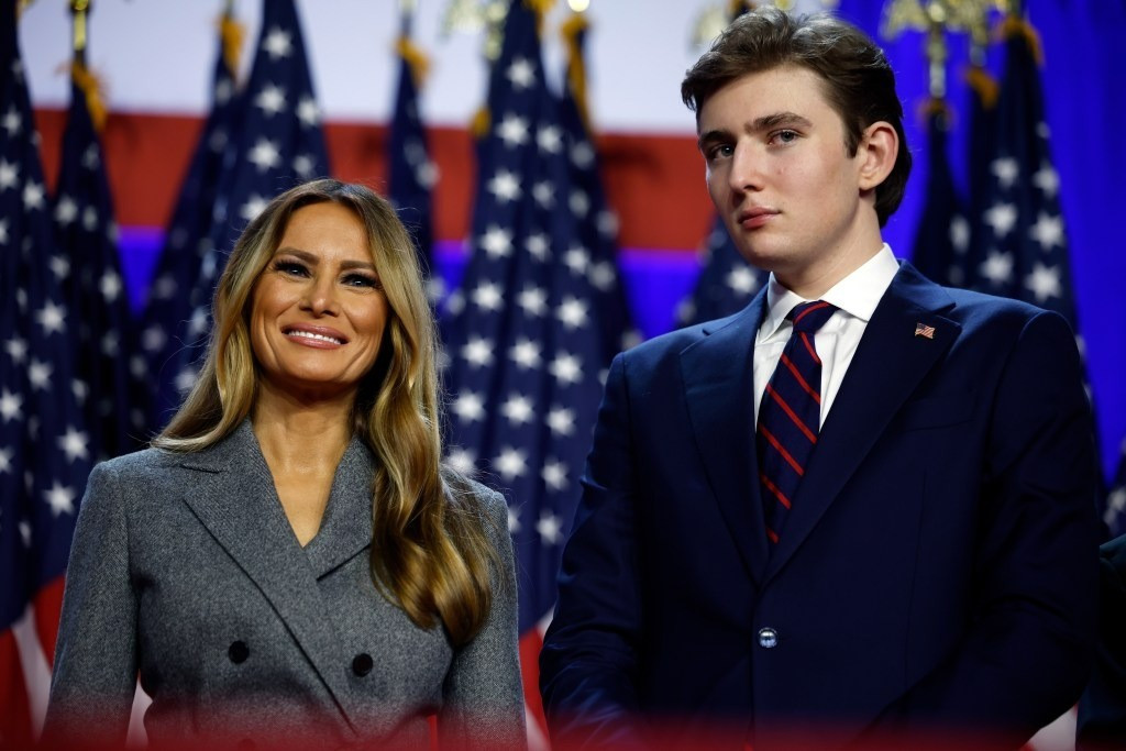 Ivanka nổi bật tại sự kiện công bố chiến thắng của ông Trump ảnh 4