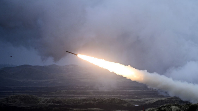 Tên lửa M142 HIMARS trong cuộc tập trận quân sự do Mỹ dẫn đầu tại Đan Mạch, vào ngày 30/3/2023. Ảnh: Sergei Gapon