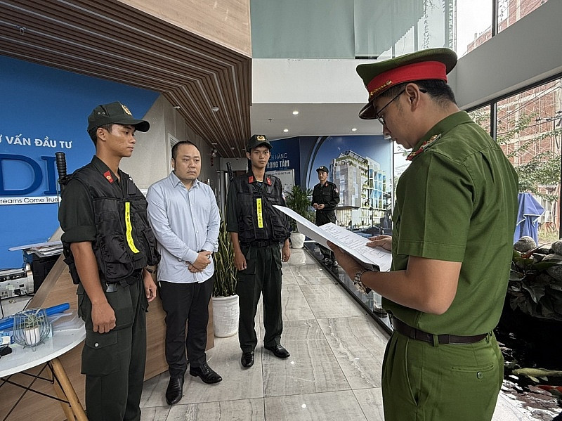 Công an khám xét khẩn cấp trụ sở công ty GFDI tại Đà Nẵng: 6.000 khách hàng đã cho vay nghìn tỷ