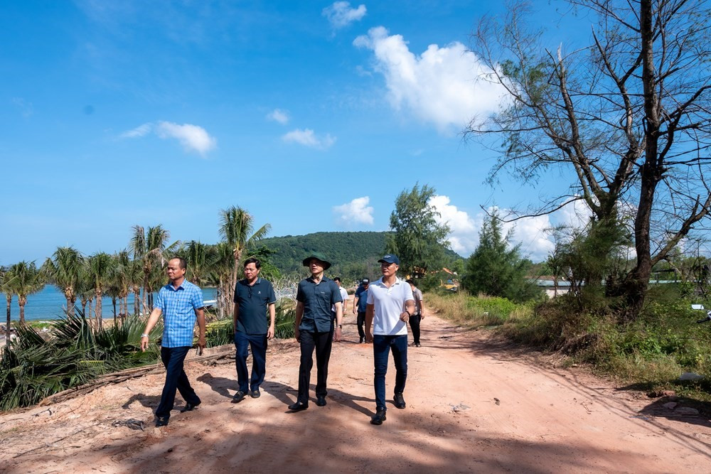 'Đảo ngọc lọt top đẹp nhất thế giới' của Việt Nam dự kiến xây quảng trường, có đường đi bộ dài hơn 1km dọc theo bờ biển, kỳ vọng chuyển mình thành trung tâm du lịch mới - ảnh 1