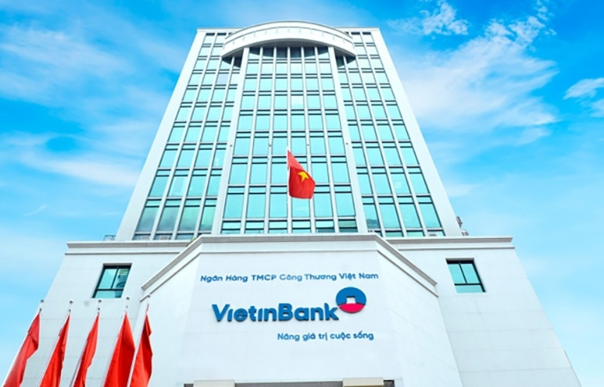 Vietinbank (CTG) tạm ngưng giao dịch với khách hàng chưa cập nhật giấy tờ tùy thân