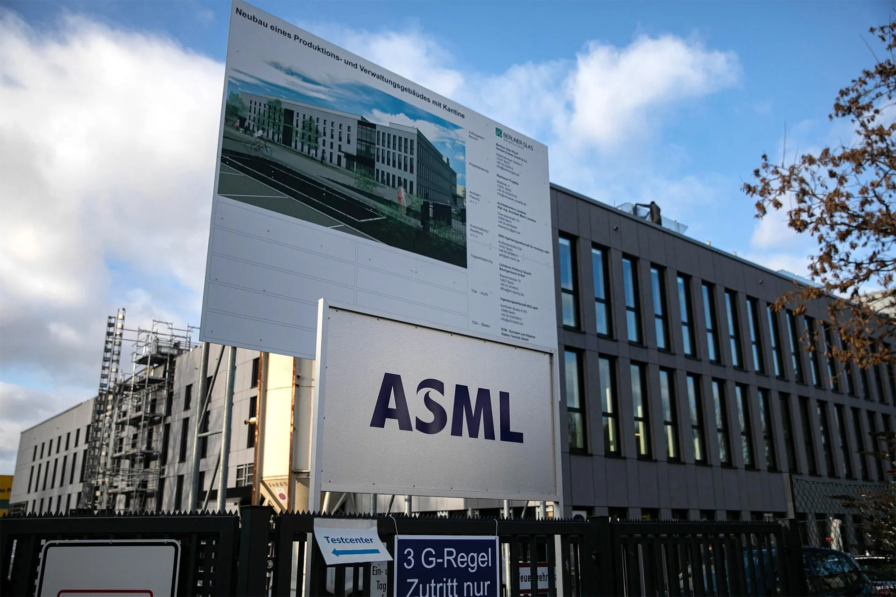 ASML chip.jpg