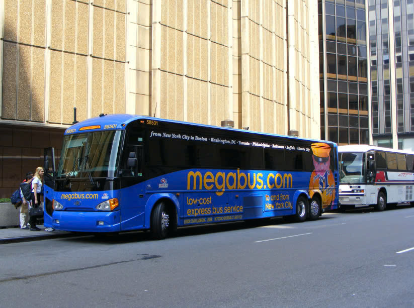 Xe buýt liên tỉnh Megabus. Ảnh: Showbus