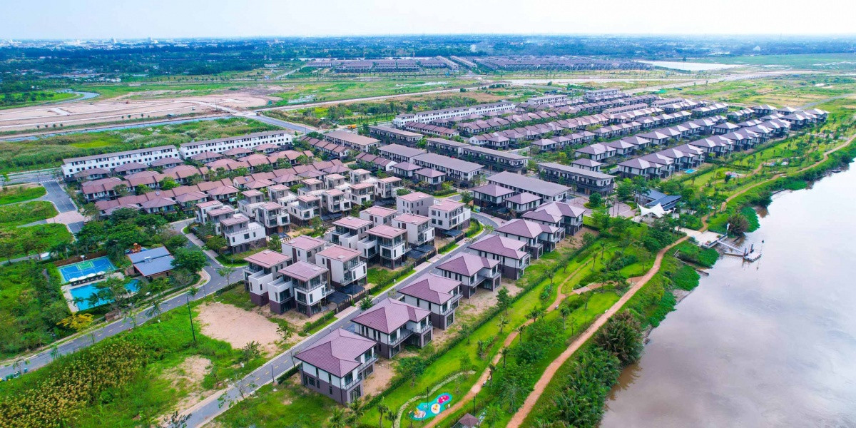 'Chơi lớn' dịp cuối năm, một 'ông lớn' BĐS tung ra ưu đãi mua nhà tặng xe Mercedes hơn 2 tỷ đồng