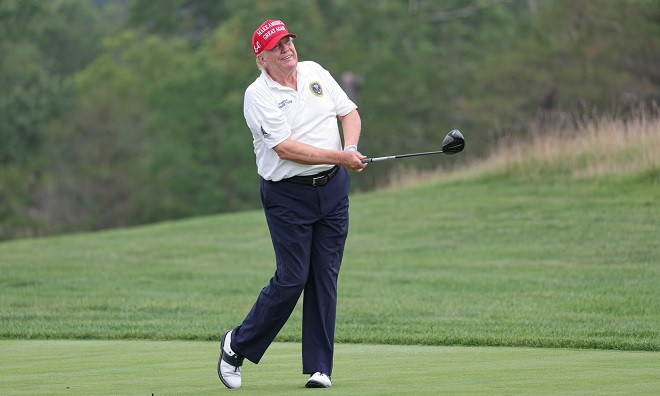 trump golf.jpg