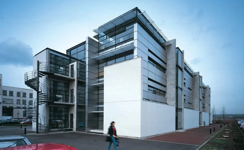 centenary-building-university-salford-hodders-associates-demolition-risk-news-architecture-uk_dezeen_1704_col_2-852x526.jpg