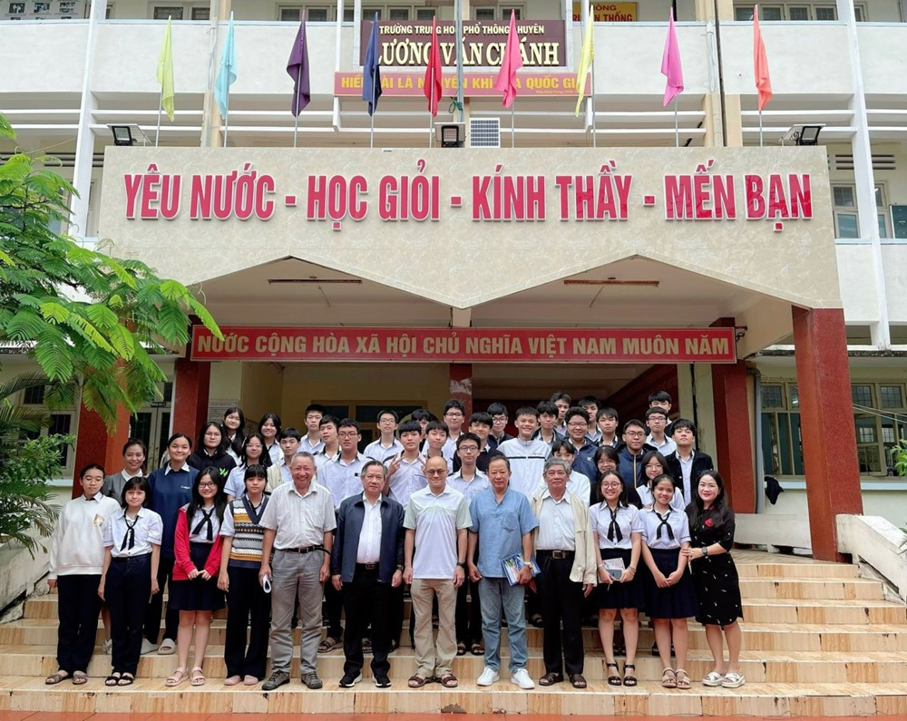 ‘Thần đồng’ Việt Nam giải Toán không cần dùng giấy, giờ là ‘cây’ Toán xuất sắc của thế giới, tỏa sáng ở trời Tây nhưng không ngừng đóng góp cho quê hương - ảnh 3