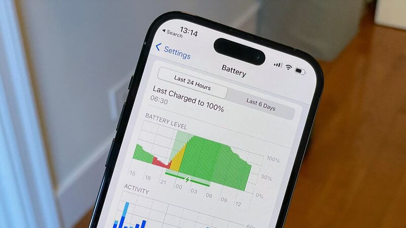 iOS 18.2 mang đến tính năng Battery Intelligence mới giúp hỗ trợ cải thiện tình trạng pin 