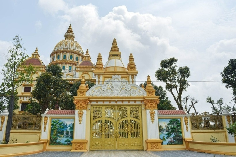 ‘Đại gia lò gạch’ ở Hưng Yên sở hữu tòa lâu đài gây choáng ngợp: Vẻ ngoài phương Tây, bên trong đậm chất Việt Nam