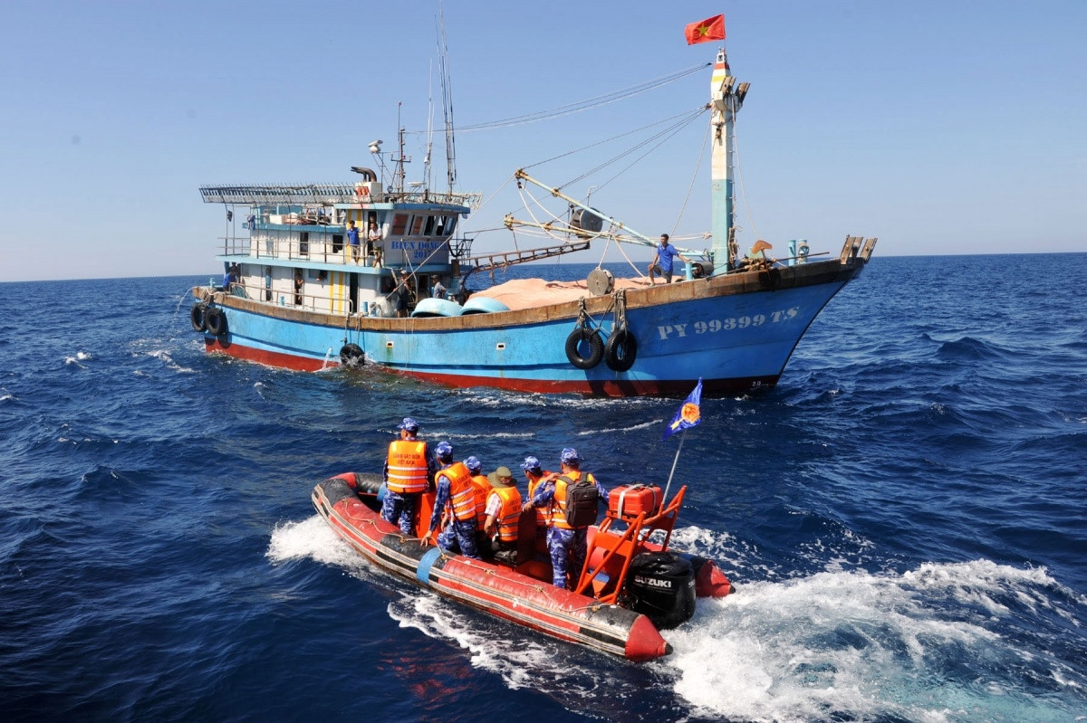 Cảnh báo 'thẻ vàng IUU' - Cú sốc lớn với ngành thủy sản Việt Nam