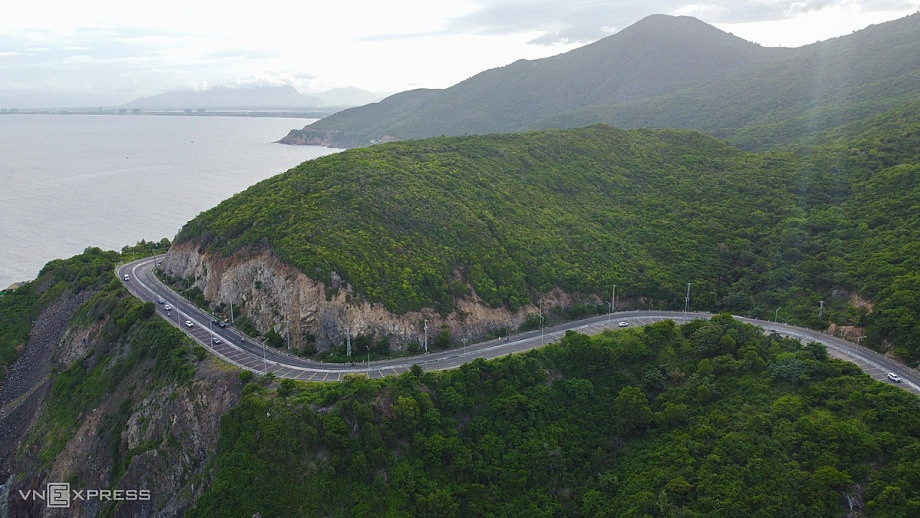 Sắp có hầm xuyên núi dài 4.280m kết nối sân bay Cam Ranh tới hòn ngọc biển Đông của Việt Nam