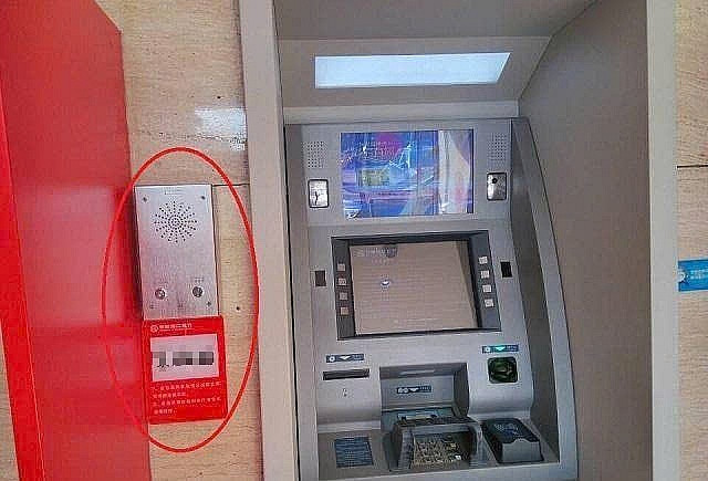 Người phụ nữ rút tiền nhưng ATM nhả gấp đôi, ngân hàng yêu cầu phải bồi thường: Lỗi thuộc bên nào?