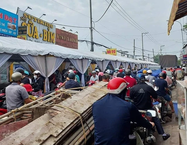 Từ 2025, người dân được dùng lòng đường, vỉa hè để tổ chức đám tang, đám cưới, trừ cao tốc? - ảnh 2