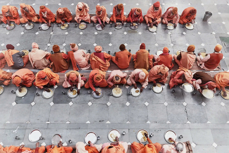 Kumbh Mela là một trong những cuộc hành hương quan trọng nhất của người Hindu. Ảnh: Alistair Taylor Young