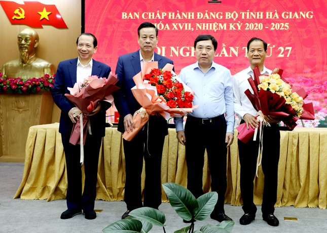 Chủ tịch UBND tỉnh Hà Giang Nguyễn Văn Sơn nghỉ hưu trước tuổi ảnh 1