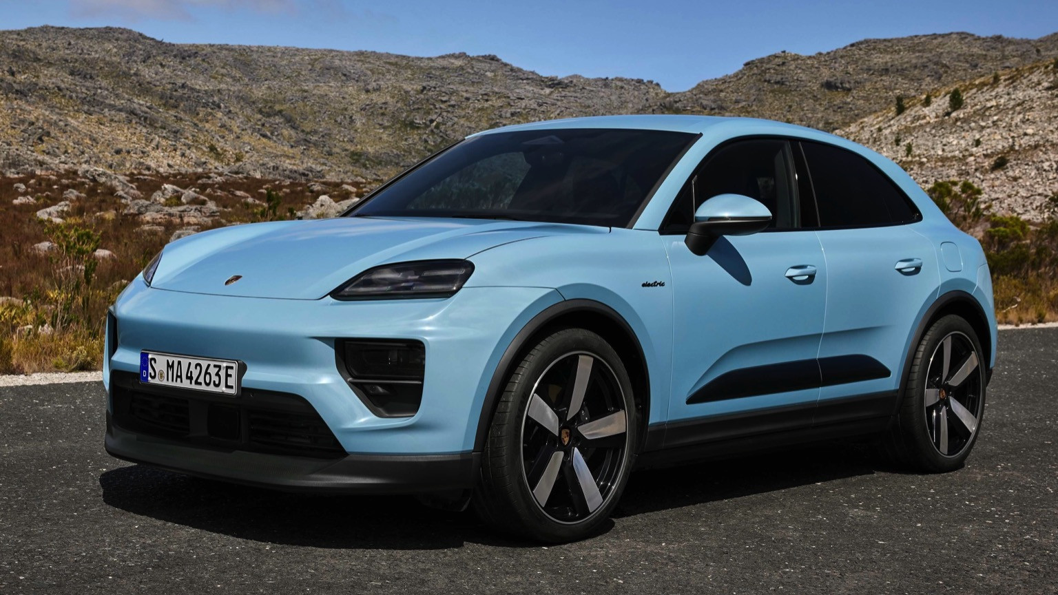 Porsche_Macan_Electric_2024 01@2x.jpg