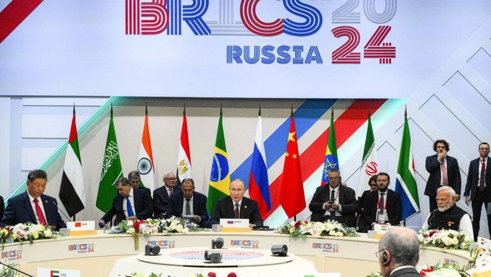 BRICS gặp 'báo động': Ông Trump dọa áp thuế 100% với 9 quốc gia thành viên, kế hoạch phi USD hóa đối diện nguy cơ lớn? - ảnh 1