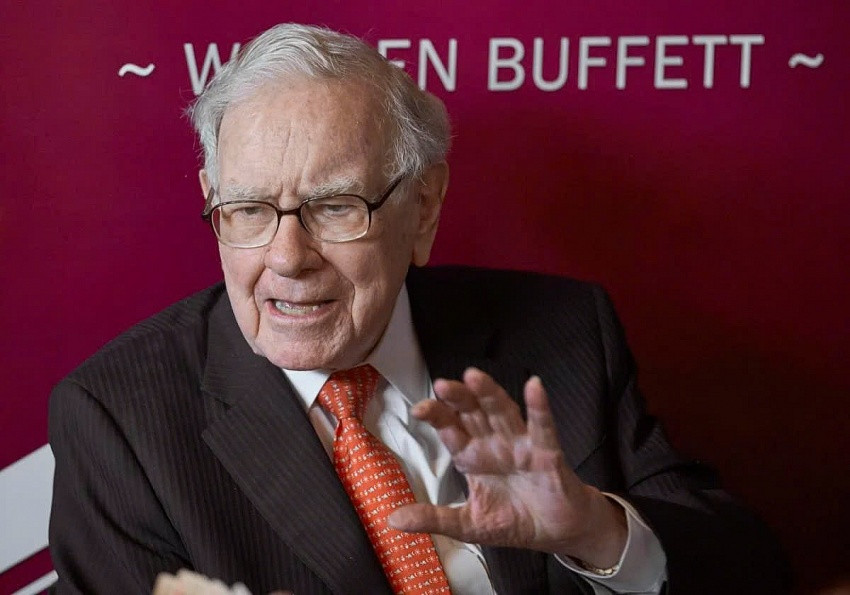 Warren Buffett bán hơn 130 tỷ USD cổ phiếu, nhưng vẫn giữ chặt 2 mã suốt nửa thế kỷ: Bí quyết 'ngồi không' vẫn kiếm 776 triệu USD