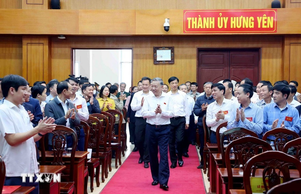 Tổng Bí thư Tô Lâm: Không để cơ quan Nhà nước là 'vùng trú an toàn' cho cán bộ yếu kém ảnh 1