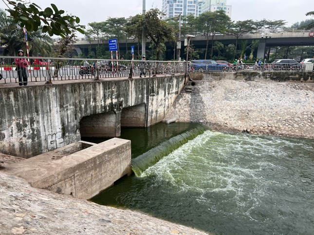 Chủ tịch TP Hà Nội: 'Chúng ta phải nhận lỗi với bà con, du khách vì thành phố chưa sạch' ảnh 2