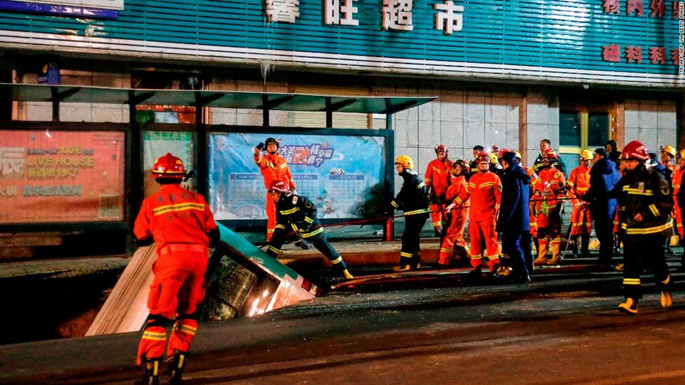 Enormous sinkhole in China swallows bus and passengers, killing at least 6 people | CNN