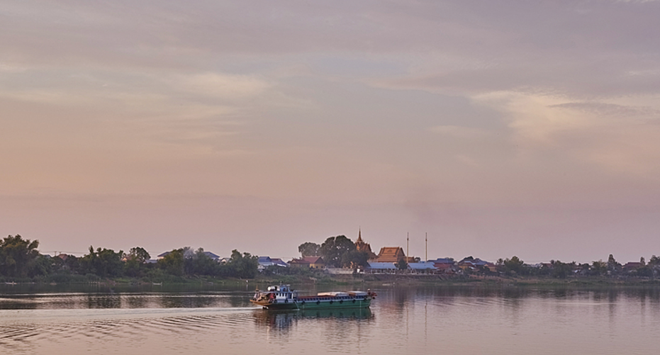 Trung Quốc giúp quốc gia Đông Nam Á xây cầu bắc qua sông Mekong, chỉ mất 4 năm là hoàn thành, người dân vui mừng ủng hộ - ảnh 1