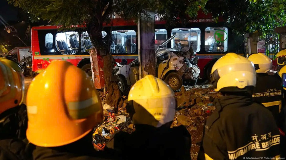 ‘Xe điên’ đâm sầm vào hàng chục phương tiện khiến 7 người thiệt mạng, hơn 49 người bị thương: Kéo lê nạn nhân hơn 200m, tài xế bị bắt giữ ngay lập tức - ảnh 1