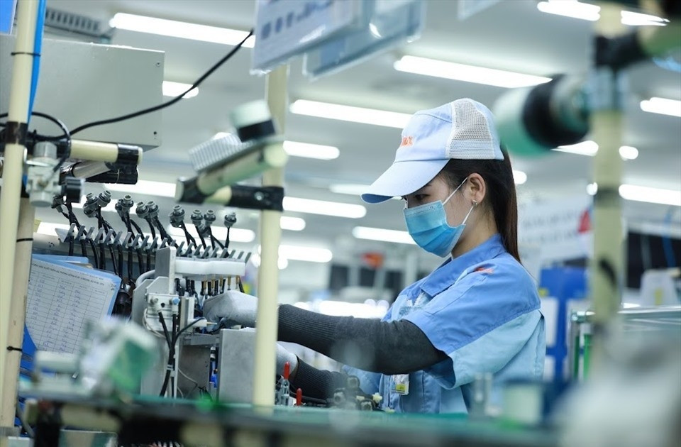 Chuyên gia CIEM: “GDP 2024 đạt 7,06% hoặc cao hơn”