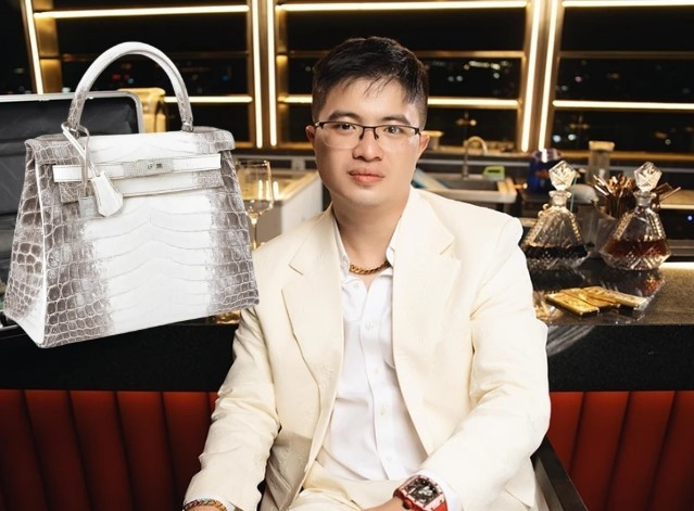 Chiếc túi Hermès bạch tạng khó mua nhất thế giới: Bà Trương Mỹ Lan từng 'xin lại' 2 cái, Mr. Pips sở hữu 1, người mẫu diễn viên xách đi 'chợ'