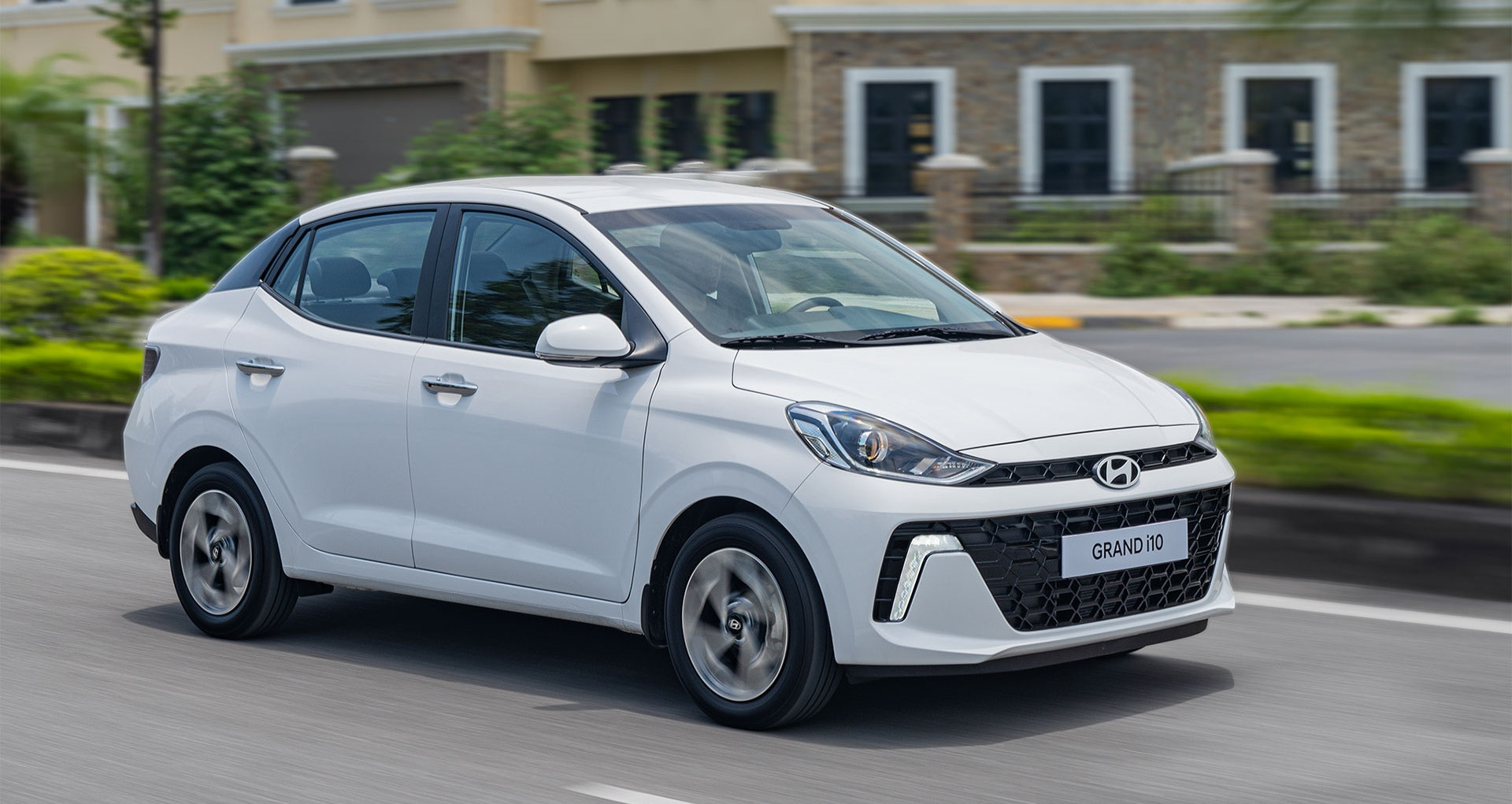 Xe đô thị hạng A dưới 500 triệu: Bỏ xa đối thủ, Hyundai Grand i10 về đích sớm