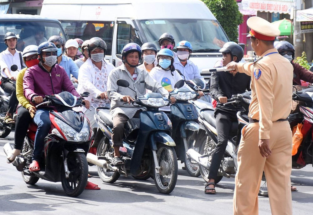 Quy định về vận tốc tối đa của xe máy, ô tô trong khu đông dân cư từ 2025, người dân lưu ý để tránh bị phạt - ảnh 2