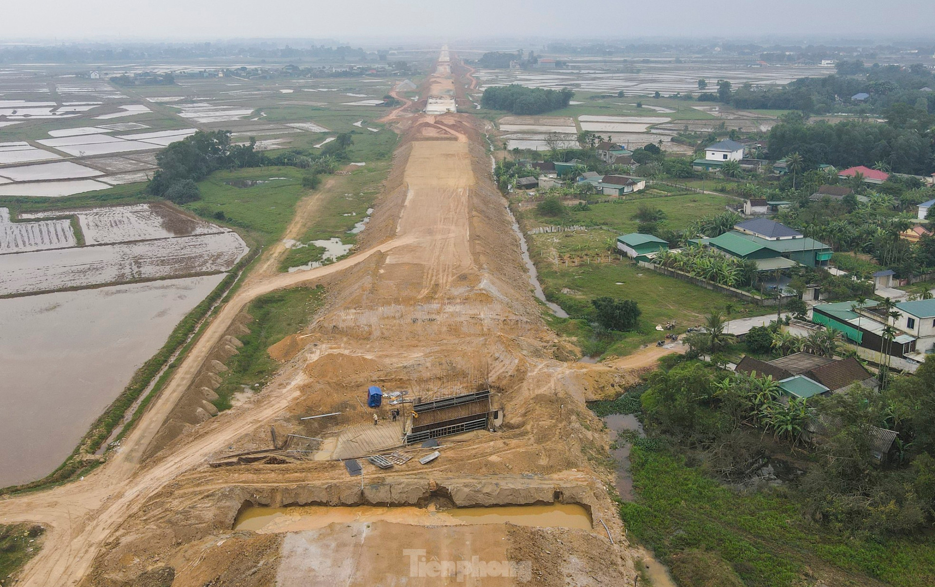 Hình hài tuyến cao tốc hơn 100km qua Hà Tĩnh sắp hoàn thành ảnh 21