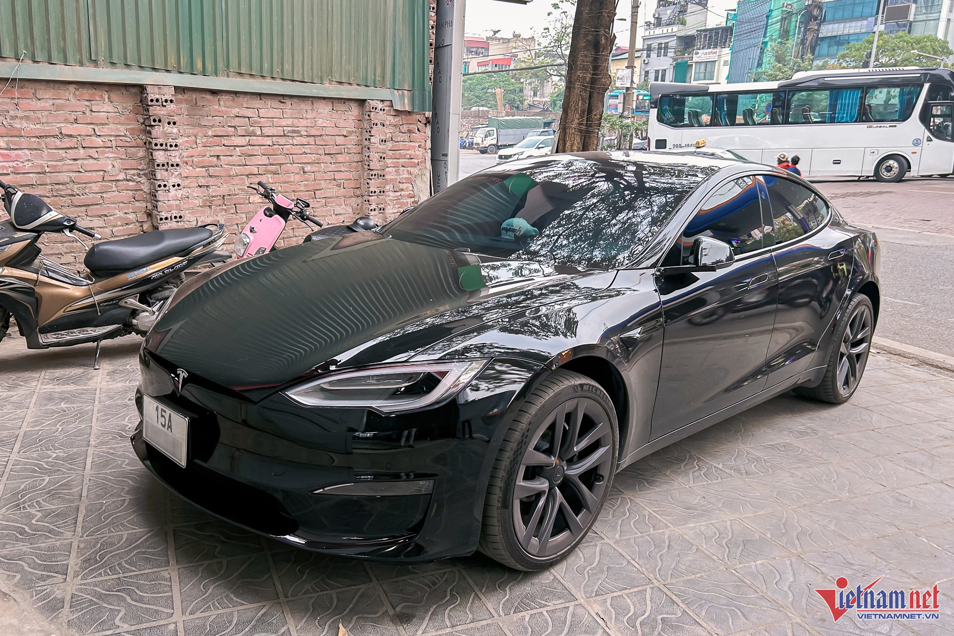 W-tesla model s 1.JPG.jpg