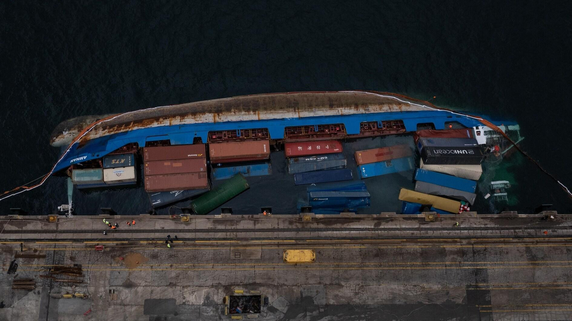 Cargo ship keels over at Istanbul port