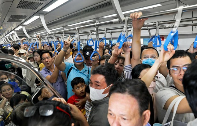 Vận hành metro số 1 TPHCM: Chạm đến 'giấc mơ' giao thông xanh, hiện đại ảnh 2