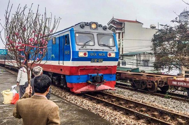 Đây là những đối tượng được giảm giá vé tàu dịp Tết Nguyên đán, biết rõ để hưởng quyền lợi - ảnh 1