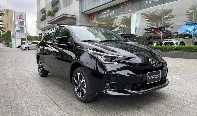 Toyota Vios bứt tốc cuối năm, 'ông hoàng sedan hạng B' sắp tái xuất ngai vàng?