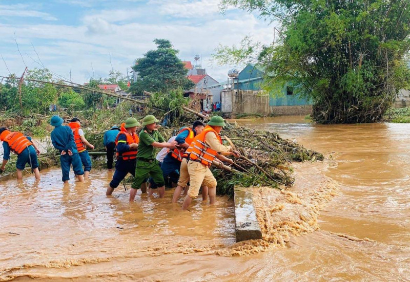 Bảo đảm an ninh trật tự, góp phần thực hiện nhiệm vụ phát triển kinh tế, xã hội- Ảnh 4.