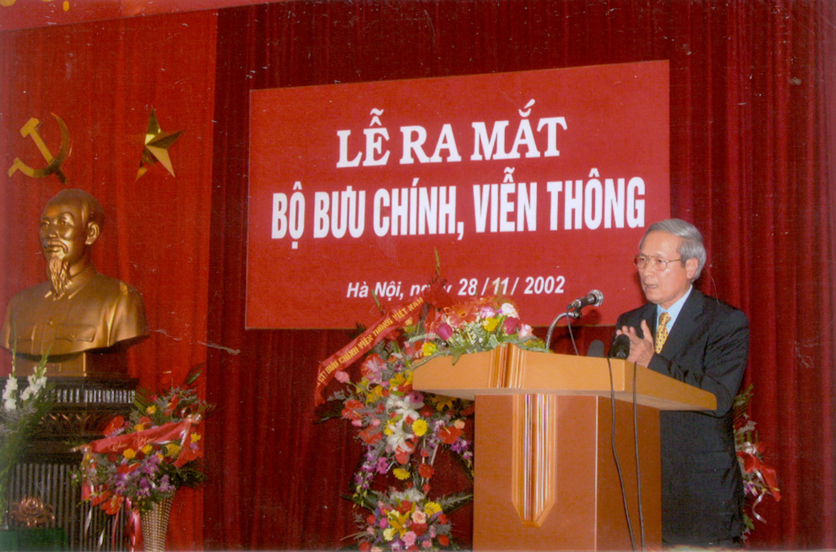 thông tin va truyen thong.jpg