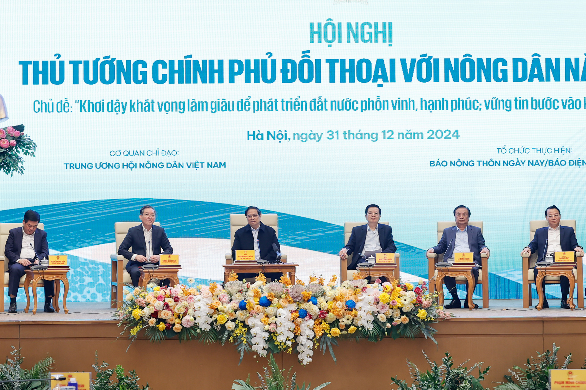 TỔNG THUẬT: THỦ TƯỚNG CHÍNH PHỦ ĐỐI THOẠI VỚI NÔNG DÂN- Ảnh 1.