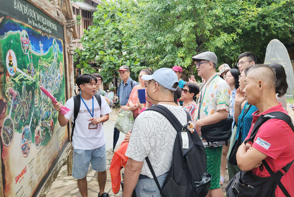 ‘Đảo ngọc tuyệt vời nhất thế giới’ của Việt Nam bội thu du lịch 2024: Cứ 5 phút lại có chuyến bay hạ cánh, đón 10.000 lượt khách quốc tế/ngày - ảnh 3