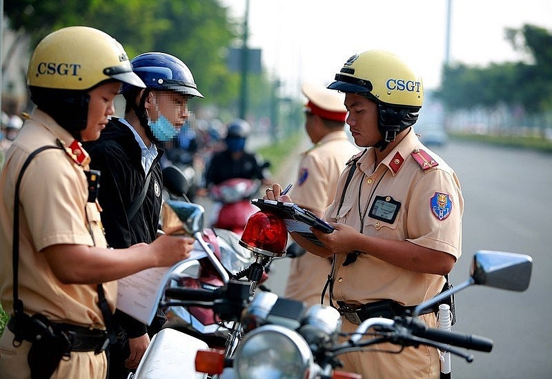 Nhờ tin báo từ người dân, Hà Nội thu tiền phạt vi phạm giao thông tới 2,7 tỷ đồng