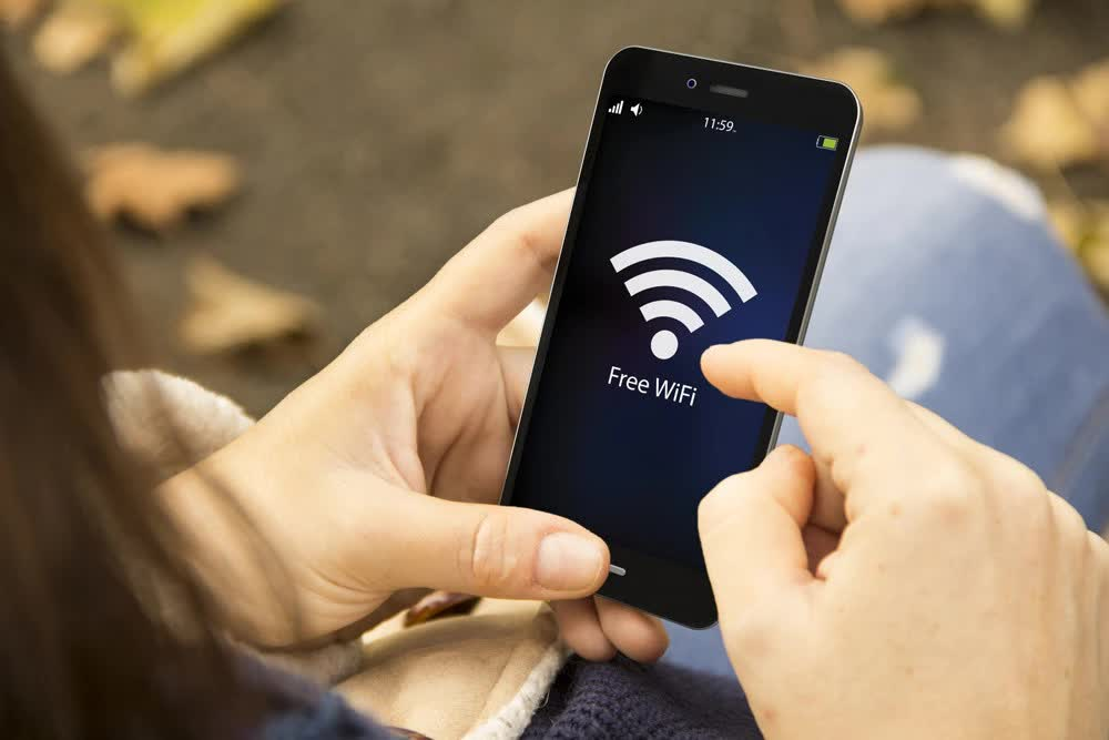 Người dùng tài khoản ngân hàng dùng Wi-Fi công cộng để chuyển khoản có thể bị 'hack tiền' - ảnh 1