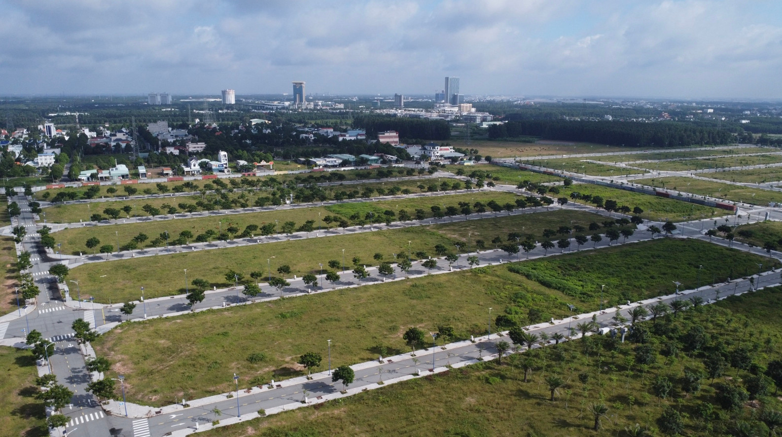 Khó tin với cảnh hoang tàn bên trong dự án hơn 100ha nằm trên 'đất vàng' của ông Dũng 'lò vôi'- Ảnh 2.