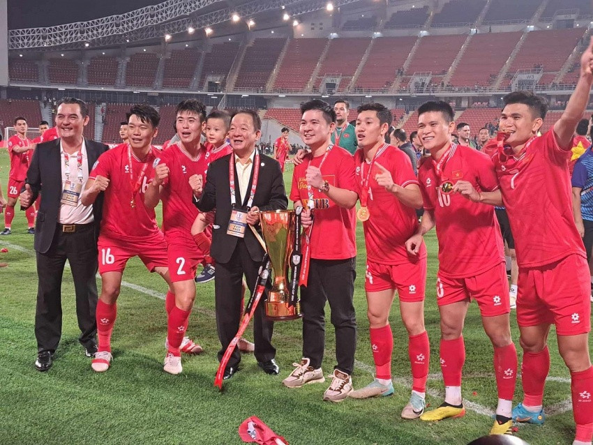 Đội tuyển Việt Nam nhận thưởng khủng sau ASEAN Cup 2024: Thấy gì từ chiến lược PR của các nhà tài trợ?