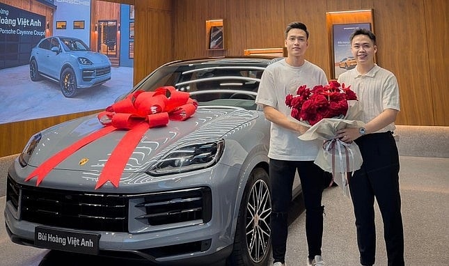 Loạt xe sang tiền tỷ của dàn sao đội tuyển Việt Nam: Từ Porsche Cayenne đến VinFast VF 3 độc đáo