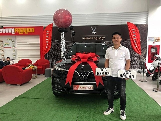 Loạt xe sang tiền tỷ của dàn sao đội tuyển Việt Nam: Từ Porsche Cayenne đến VinFast VF 3 độc đáo