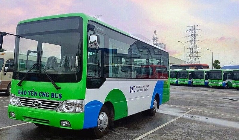 VinFast tung mẫu xe bus điện mới, đã có doanh nghiệp 'chốt đơn', sẵn sàng lăn bánh vào tháng 2