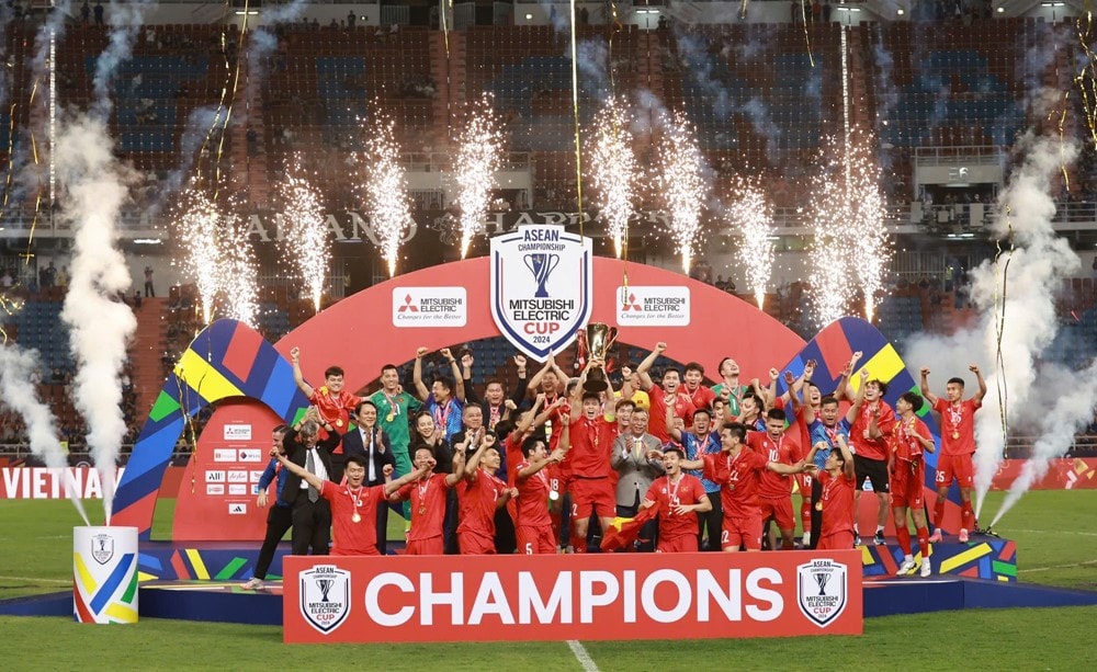 Công bố 8 tiền vệ xuất sắc nhất AFF Cup 2024, tuyển Việt Nam có 3 đại diện - ảnh 1